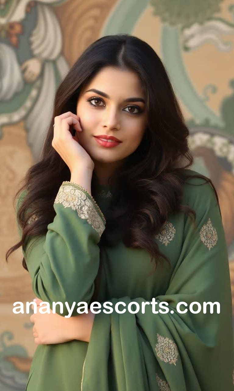 Call Girls in Sahaspur